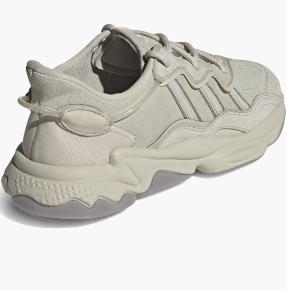 Adidas ozweego sneaker size:10 - Picture 2 of 8